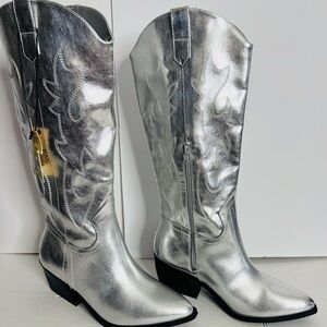 Size 8.5 Shiny Silver Heeled Boots for Women